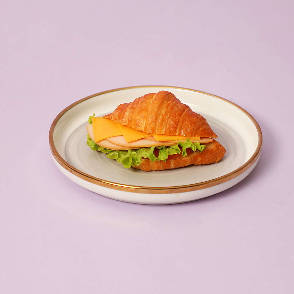 Croissant CheaddarAnd  Turkey